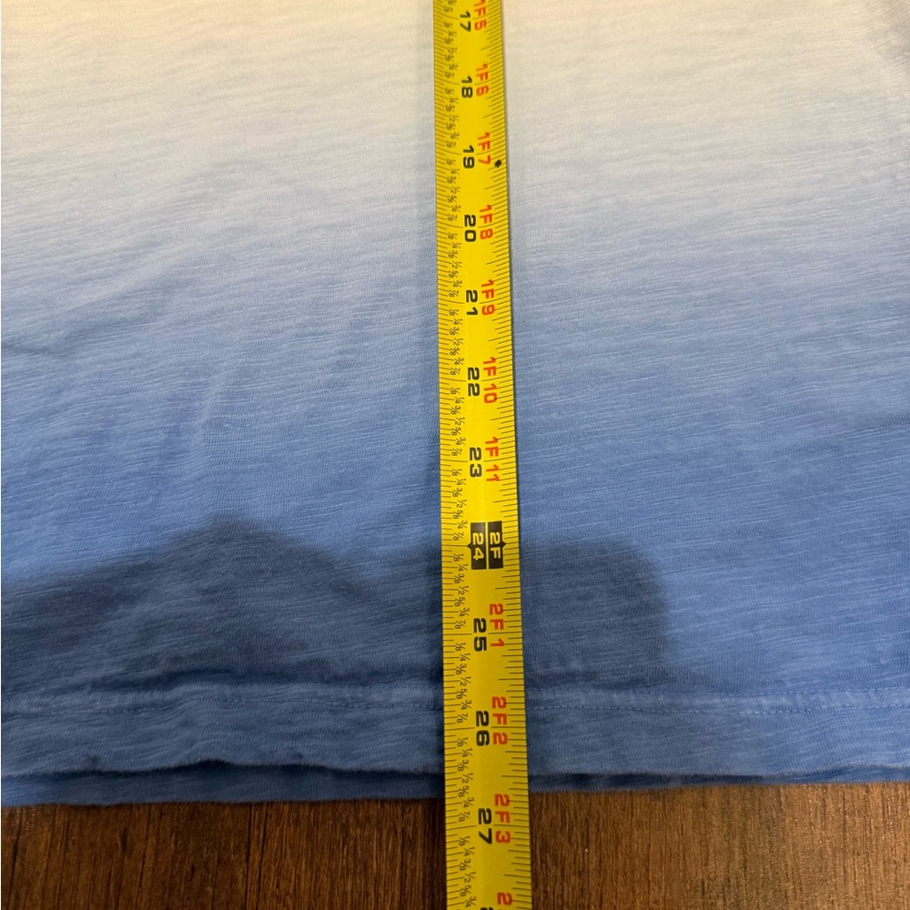 UNIQLO UT Hokusai Blue T-Shirt Large - Picture 8 of 8